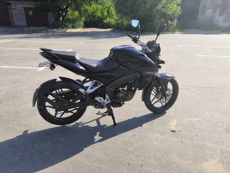 2016 Bajaj Pulsar NS 150, чёрный, 130000 рублей, вид 3