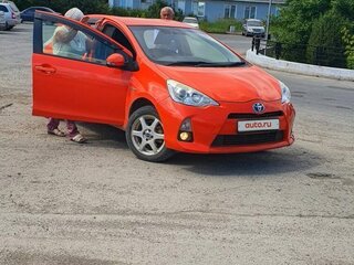 2013 Toyota Aqua I, оранжевый, 1250000 рублей, вид 1