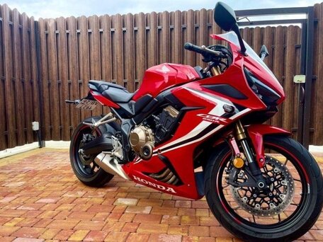 2020 Honda CBR 650R, красный, 1090000 рублей, вид 3
