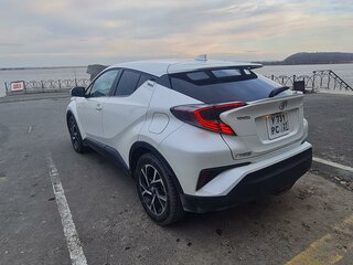 2019 Toyota C-HR I Рестайлинг, белый, 2600000 рублей, вид 4