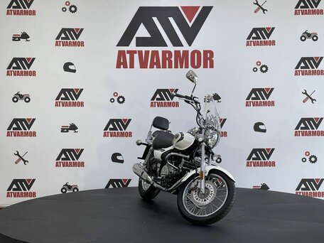 2024 Bajaj Avenger, белый, 249900 рублей, вид 1