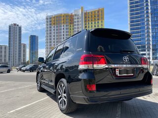 2019 Toyota Land Cruiser 200 Series Рестайлинг 2, чёрный, 9800000 рублей, вид 1