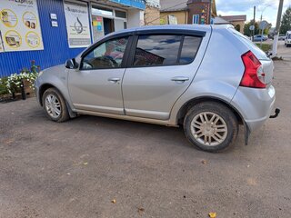 2012 Renault Sandero I, серебристый, 750000 рублей, вид 4