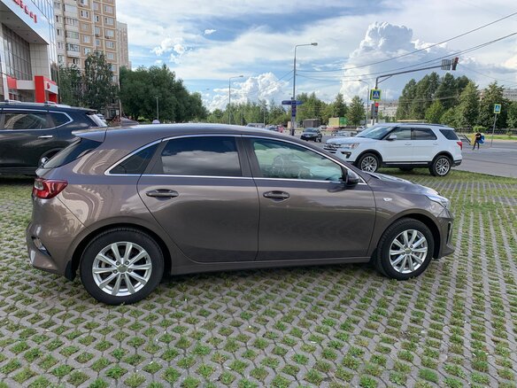 2018 Kia Ceed III, серый, 1315000 рублей - вид 4