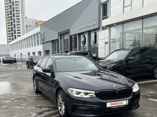 2019 BMW 5 серии 520d VII (G30/G31/G38), синий, 3699900 рублей, вид 5