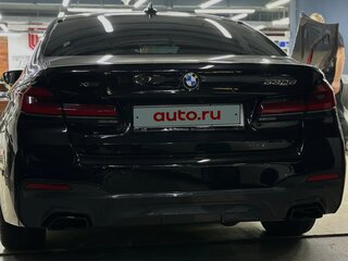 2023 BMW 5 серии 530d xDrive VII (G30/G31/G38) Рестайлинг, чёрный, 7100000 рублей, вид 3