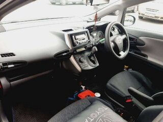 2010 Toyota Wish II, чёрный, 1500000 рублей, вид 3