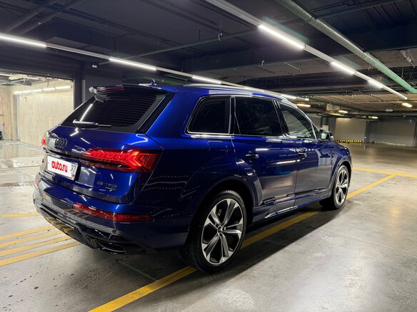 2022 Audi Q7 55 TFSI II (4M) Рестайлинг, синий, 9000000 рублей - вид 2