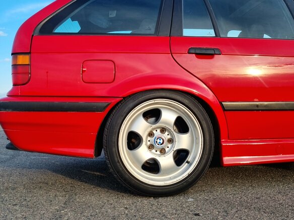 1997 BMW 3 серии 320i III (E36), красный, 700000 рублей - вид 17