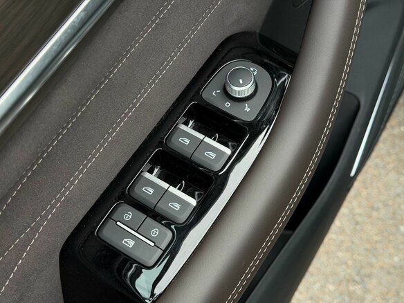 2026 Geely Monjaro I Рестайлинг 2 (China Market), зелёный, 4200000 рублей - вид 16