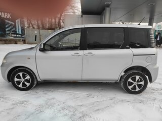 2004 Toyota Sienta I, серебристый, 400000 рублей, вид 4
