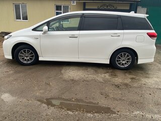 2010 Toyota Wish II, белый, 1450000 рублей, вид 4