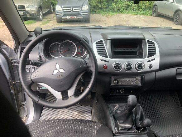 2014 Mitsubishi L200 Super Select IV Рестайлинг, серебристый - вид 8