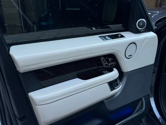 2019 Land Rover Range Rover IV Рестайлинг, серый, 5700000 рублей - вид 23