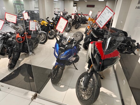 2025 Ducati Panigale V2, красный, 1725000 рублей - вид 29