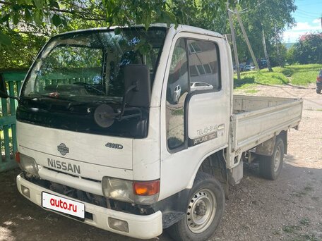 1992 Nissan Atlas, белый, 1200000 рублей, вид 1