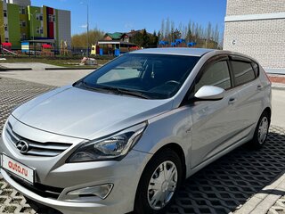2014 Hyundai Solaris I Рестайлинг, серебристый, 1300000 рублей, вид 1