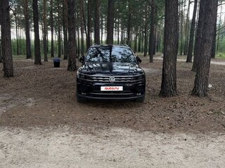 2017 Volkswagen Tiguan II, чёрный, 3440000 рублей, вид 2