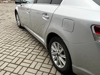 2011 Toyota Avensis III, серебристый, 1490000 рублей, вид 3