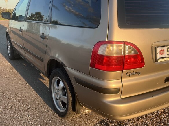 2003 Ford Galaxy I Рестайлинг, бежевый, 650000 рублей - вид 8