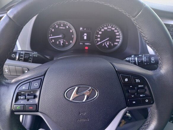 2017 Hyundai Tucson III, бежевый, 2100000 рублей - вид 10