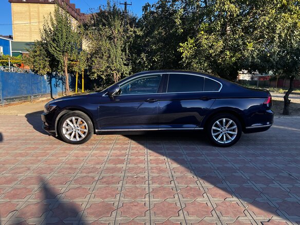 2015 Volkswagen Passat B8, синий, 1800000 рублей - вид 15