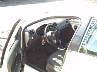 2011 Volkswagen Polo V, белый, 620000 рублей, вид 4