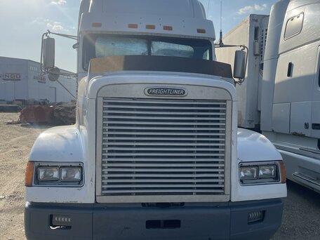 2001 Freightliner FLD, белый, 2600000 рублей, вид 1