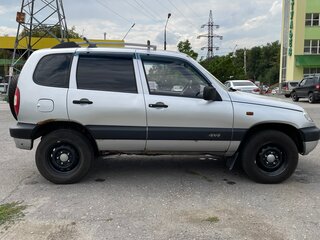 2004 Chevrolet Niva I, серебристый, 250000 рублей, вид 1