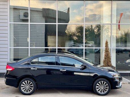 2022 Suzuki Ciaz I Рестайлинг, чёрный, 2000000 рублей, вид 4