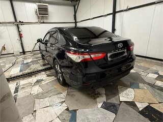 2018 Toyota Camry VIII (XV70), чёрный, 2400000 рублей, вид 3