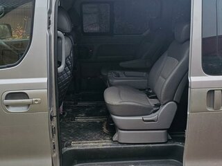 2010 Hyundai Grand Starex I, серый, 1300000 рублей, вид 5
