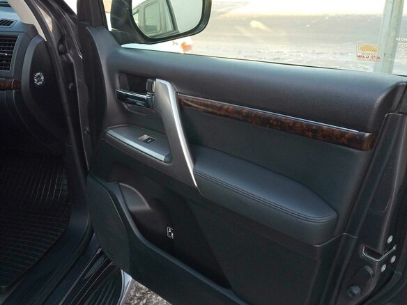 2013 Toyota Land Cruiser 200 Series Рестайлинг 1, серый - вид 3