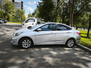 2012 Hyundai Solaris I, серебристый, 650000 рублей, вид 3