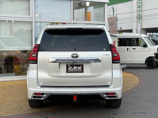 2024 Toyota Land Cruiser Prado 150 Series Рестайлинг 3, белый, 6190000 рублей, вид 5