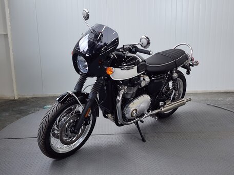 2024 Triumph Bonneville T120, чёрный, 1439000 рублей, вид 4