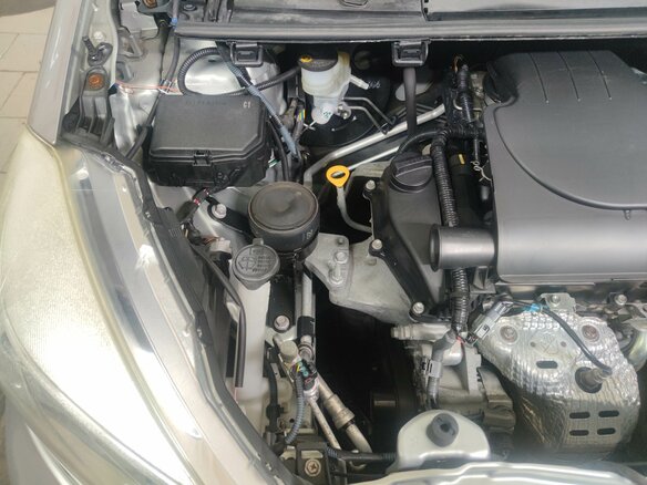 2011 Toyota Vitz III (XP130), серый, 860000 рублей - вид 15