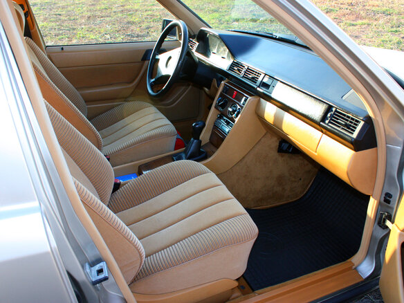 1987 Mercedes-Benz W124 230, белый