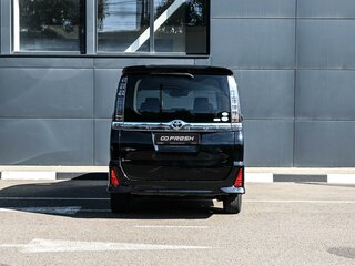 2016 Toyota Voxy III (R80), чёрный, 1955000 рублей, вид 4