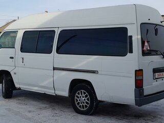 1998 Nissan Caravan III (E24), белый, 770000 рублей, вид 4
