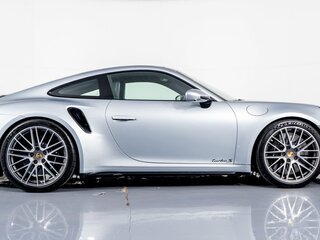 2022 Porsche 911 Turbo S VIII (992), серебристый, 34663409 рублей, вид 5