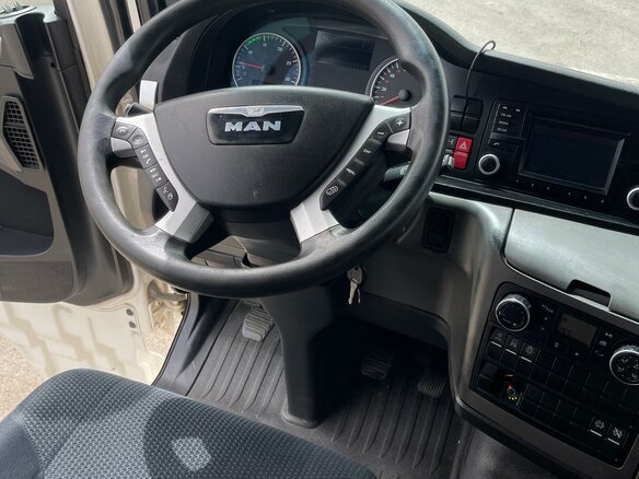2015 MAN TGX, белый, 4700000 рублей - вид 3