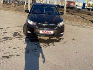 2015 Kia Rio III Рестайлинг, коричневый, 860000 рублей, вид 2