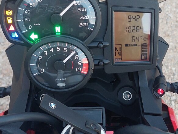 2017 BMW F 800 R, красный, 800000 рублей - вид 12