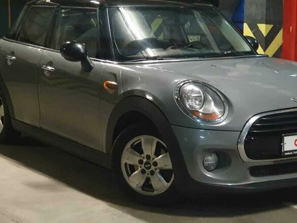 2018 Mini Hatch Cooper III (F55/F56), серый, 1650000 рублей - вид 5