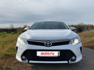 2016 Toyota Camry VII (XV50) Рестайлинг, белый, 1920000 рублей, вид 2