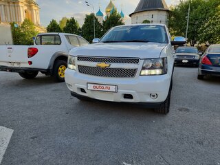 2013 Chevrolet Tahoe 6AT III, белый, 2850000 рублей, вид 4