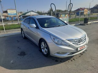2012 Hyundai Sonata VI (YF), серебристый, 1300000 рублей, вид 3