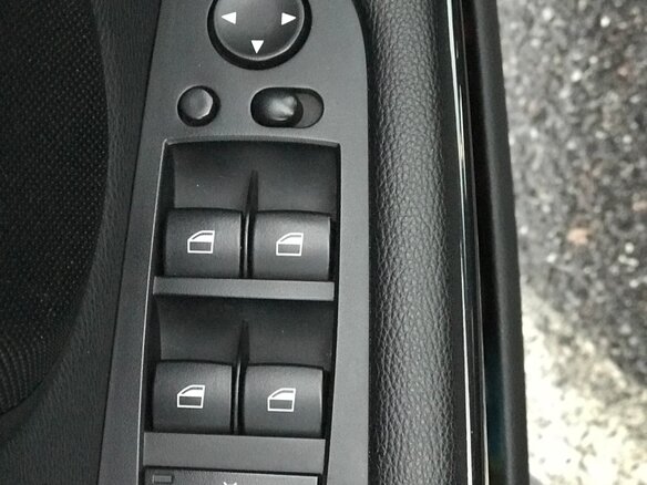 2011 BMW 3 серии 320i V (E90/E91/E92/E93) Рестайлинг, золотистый - вид 14