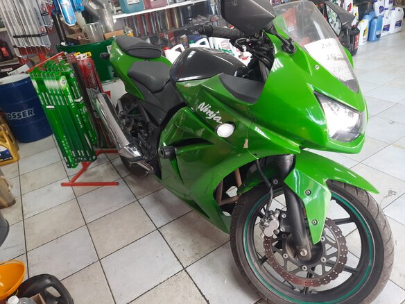 2008 Kawasaki Ninja 250R, зелёный, 280000 рублей - вид 2